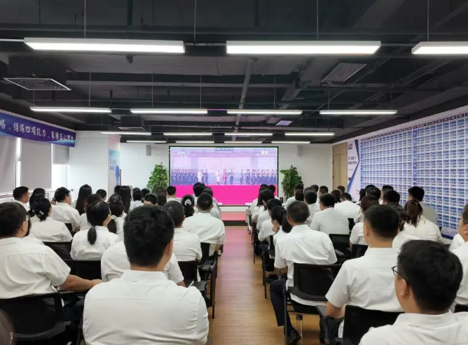 傳承紅色基因，砥礪優(yōu)良作風——魯商服務深入開展愛國主題教育活動